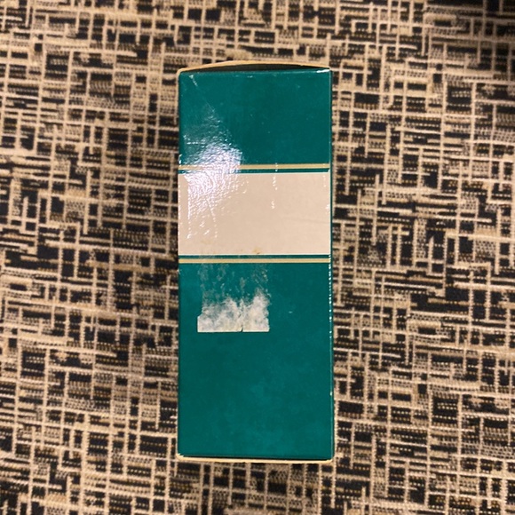 Roger & Gallet 10 Refreshing Tissues - Picture 2 of 8